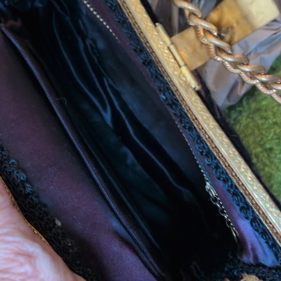 Hand worked vintage needlepoint bag. - Picture 8 of 14